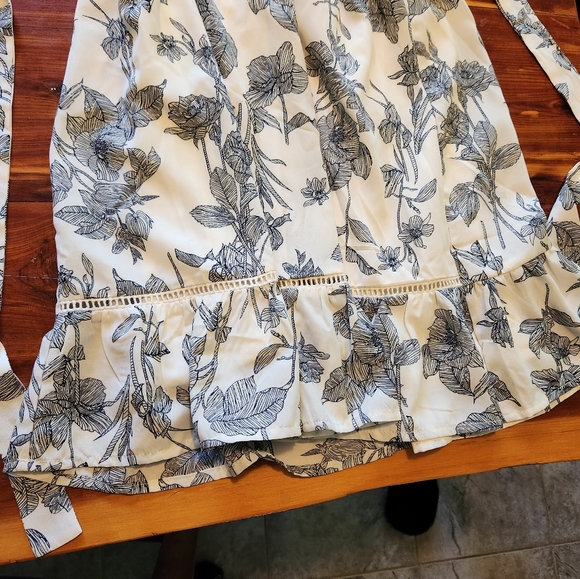 White Dress with black flowers - Picture 2 of 4